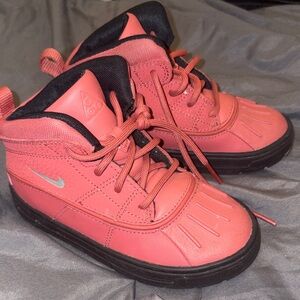 Nike Kids Coral-Red High-Top ACG BOOTS with Black Sole